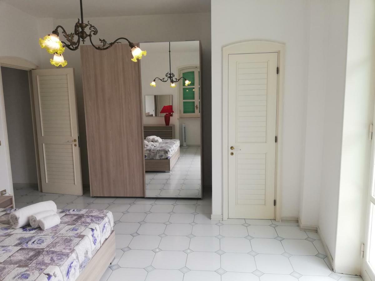 Villa Parisi Bari Bagian luar foto